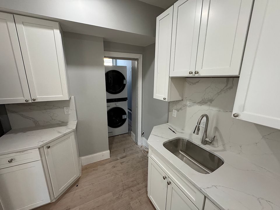 1st image of 13 Spring St #1R