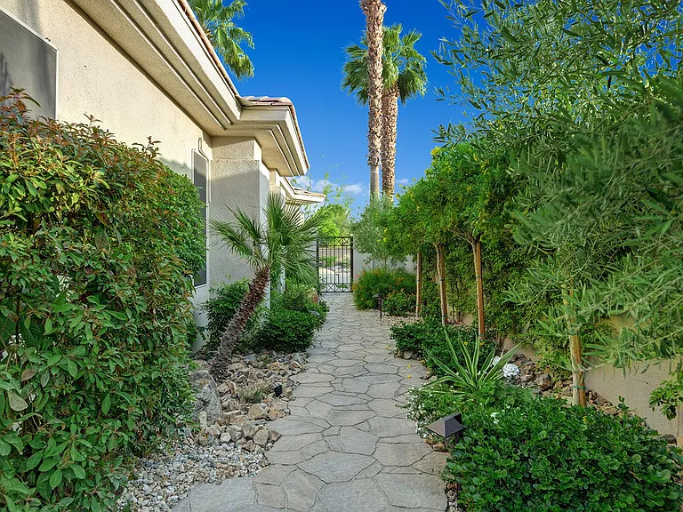 210 Gold Canyon Dr — Photo 7