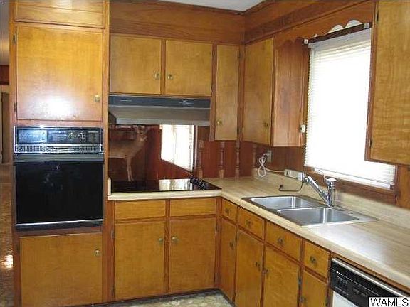 4th image of 203 38th St E