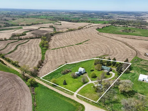 2227 Locust Ave, Guthrie Center, IA 50115