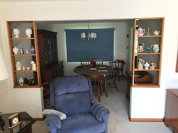 Livingroom to diningroom