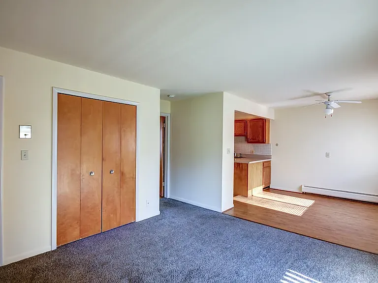 Fairfield Arms Apartments — Photo 23