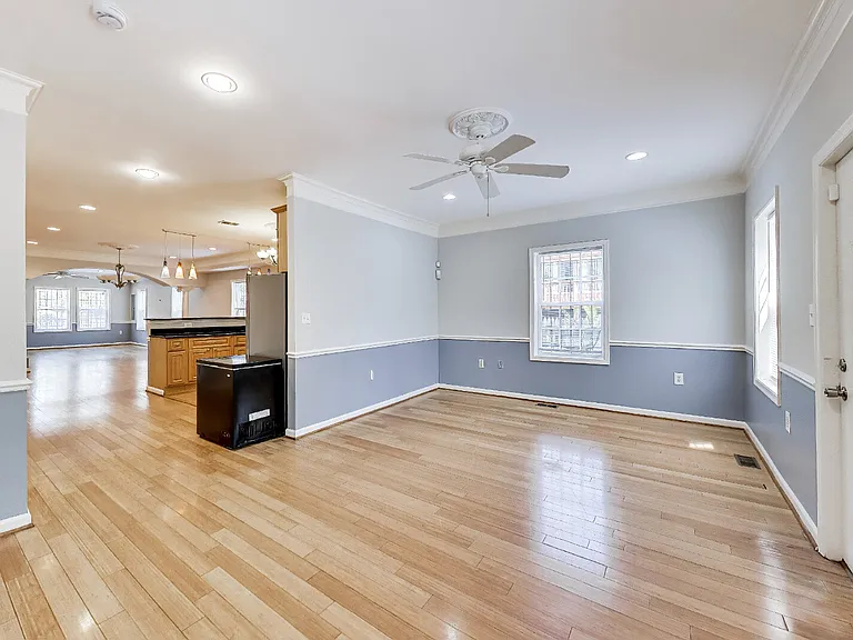 5713 Eads St NE — Photo 9