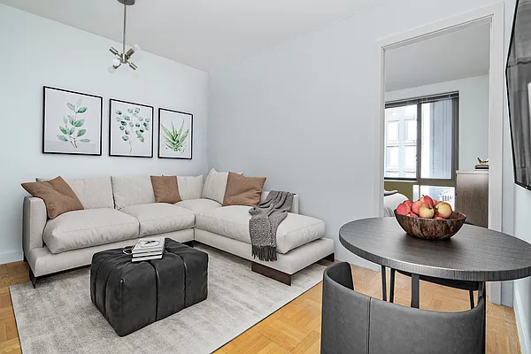 Rented by REAL New York | media 7