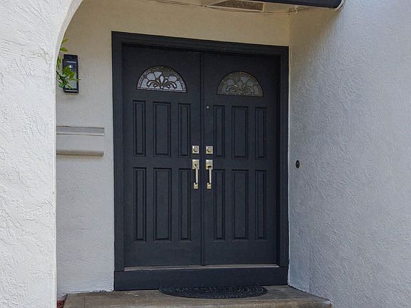 5th image of 3104 San Andreas Dr