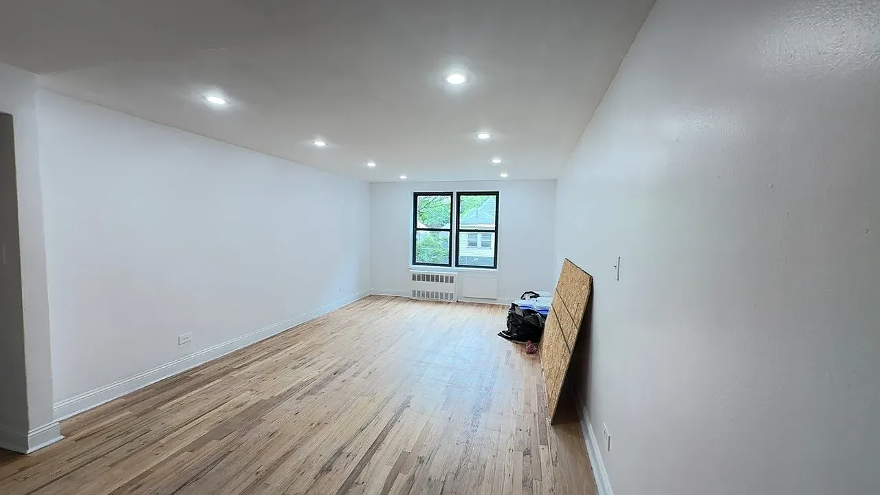 350 East 19th Street — Photo 2