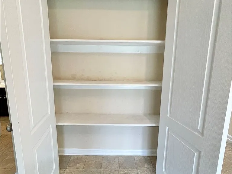 675 Omaha Dr — Photo 18