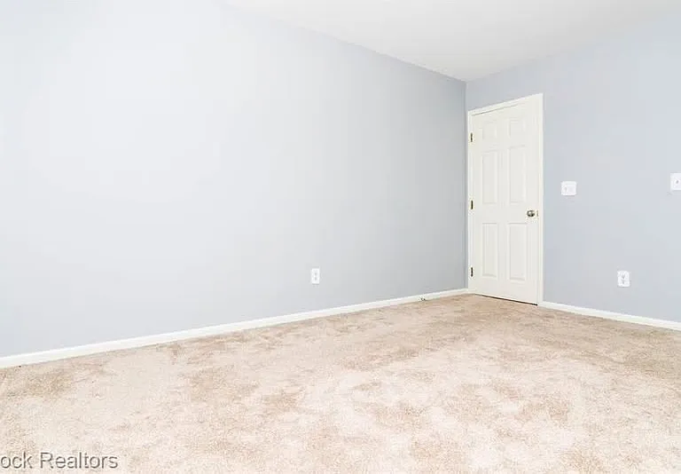 30074 W Twelve Mile Rd — Photo 13