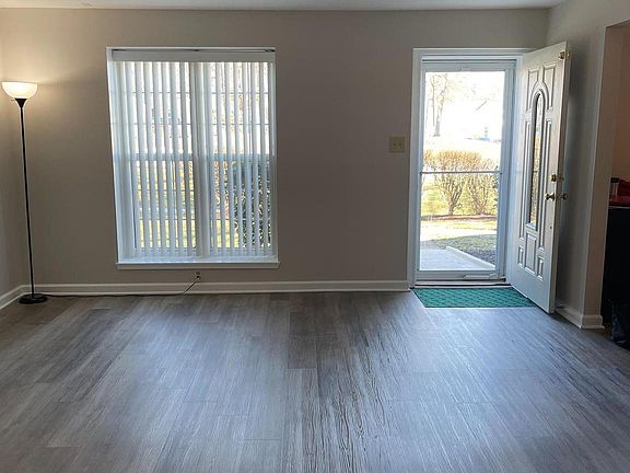 5th image of 2887 Burgundy Pl