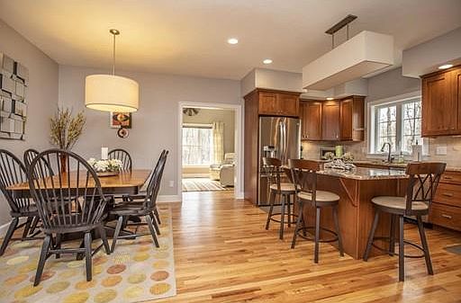 5th image of 115 Winterberry Ln
