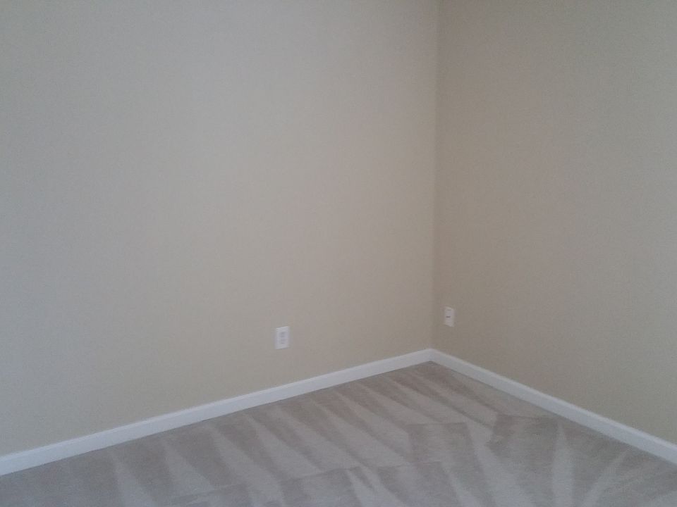 2nd image of 160 Livingston Ct