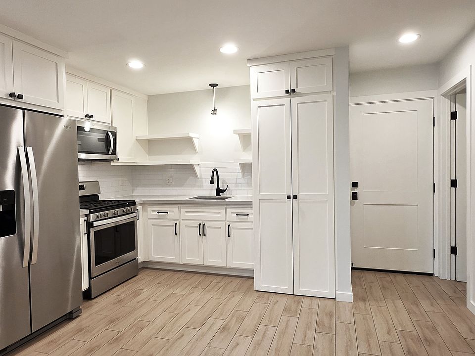 1st image of 2552 27th St APT 3