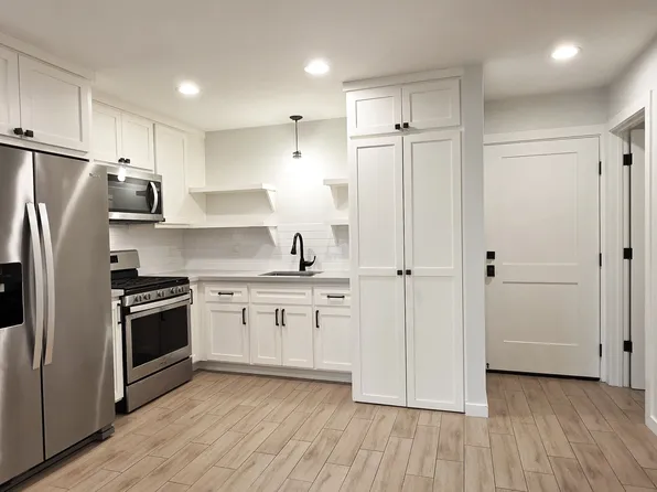 2552 27th St APT 3, Sacramento, CA 95818