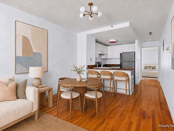 2nd image of 629 Warren St APT 1