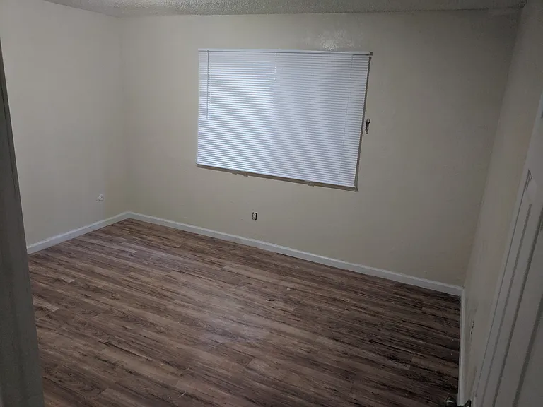 4521 Greensboro Way — Photo 12