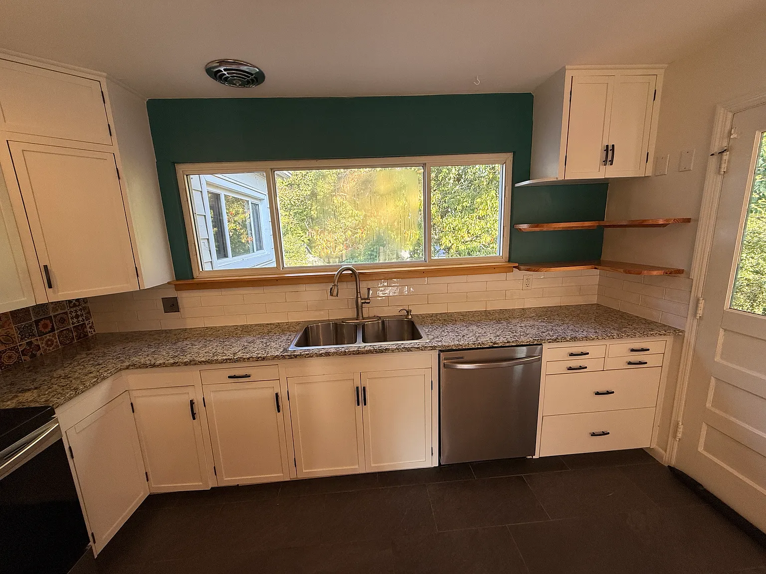 2 bed, 935 sqft, $2,400 — Photo 4