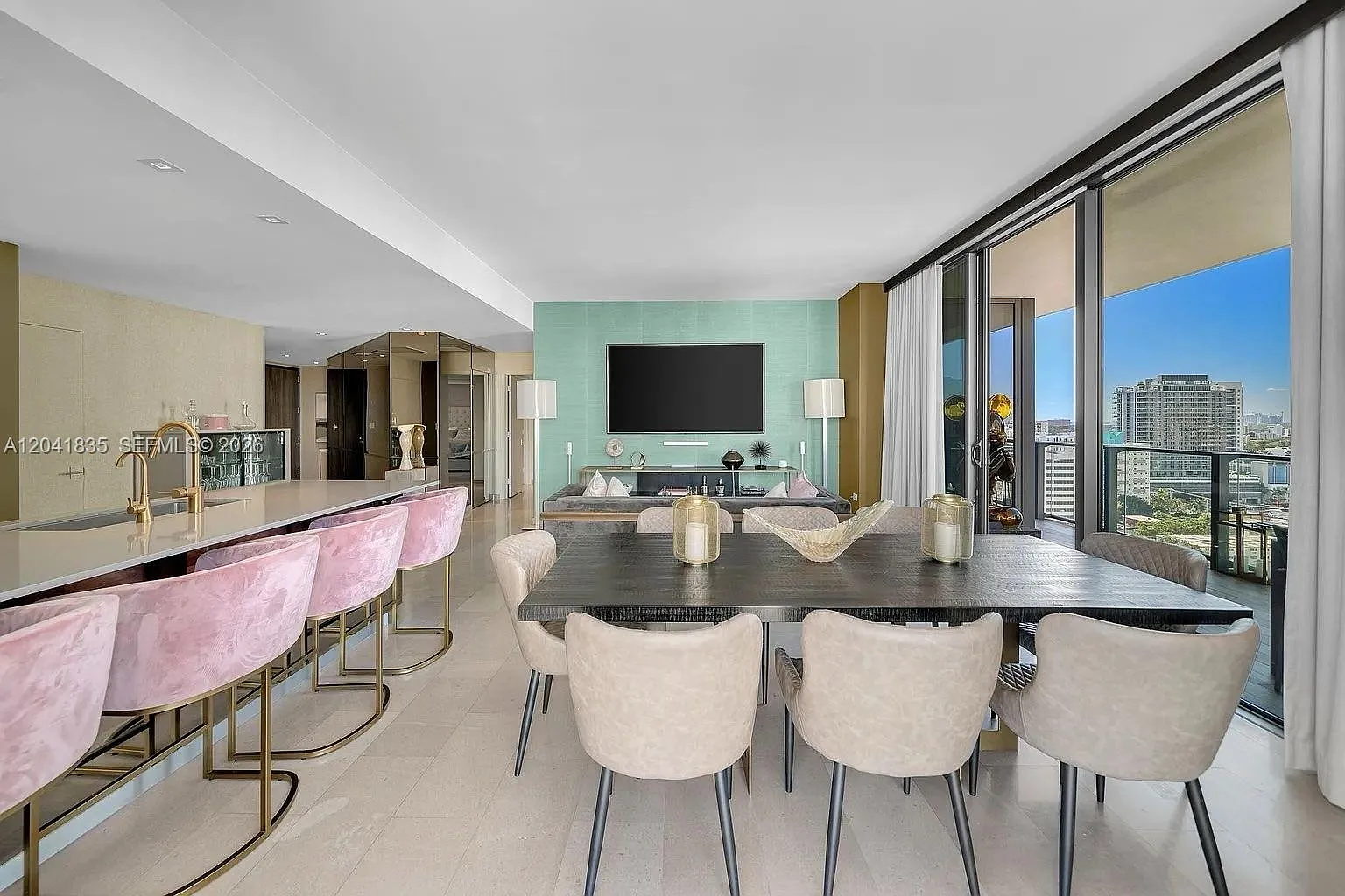 Rise Condo — Photo 4