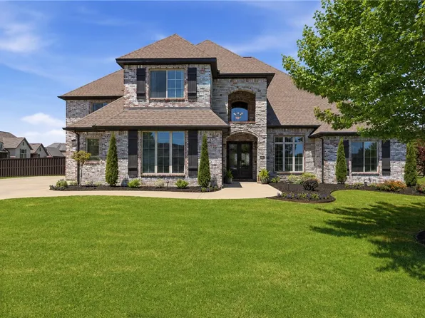 3111 Oak Tree Dr, Centerton, AR 72719