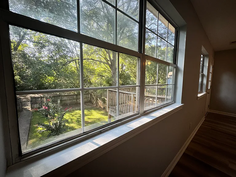 1005 Hill St SE #B — Photo 10