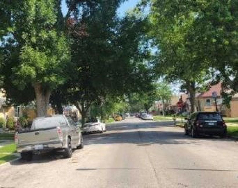 Exterior Neighborhood (street photo)