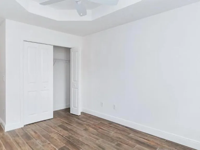 875 Carmichael Ct — Photo 4