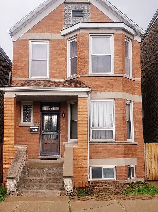 Front of Building. West Facing Chicago 2-flat.