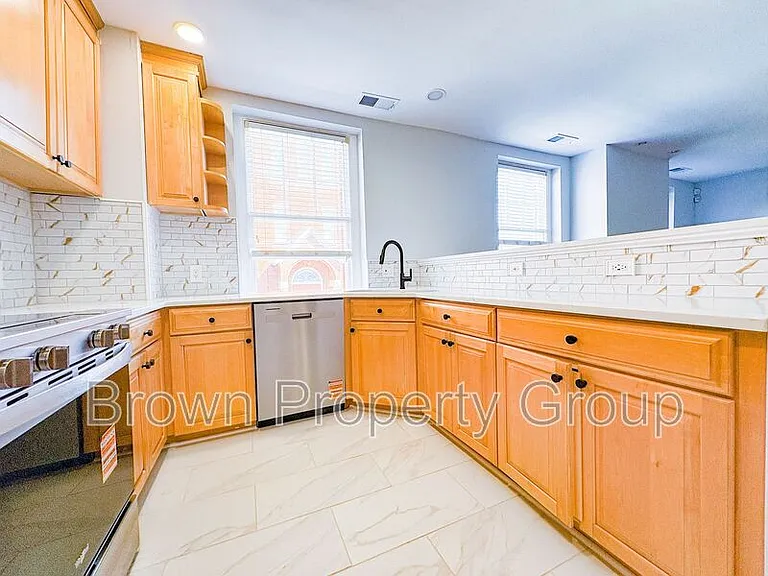 123B Anderson St — Photo 7