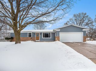 516 Arthur Ct, Middleville, MI 49333