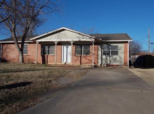 303 Maple St, Elgin, OK 73538