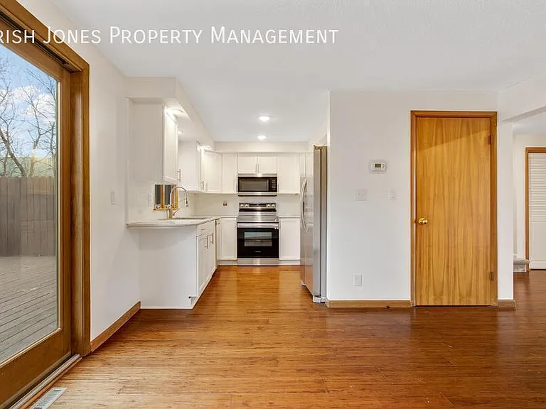 3884 Mapleton Rd #LEFT — Photo 13