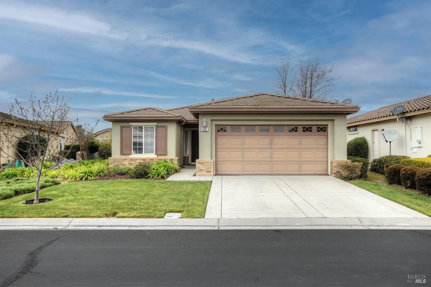926 Bridgeport Way photo 1