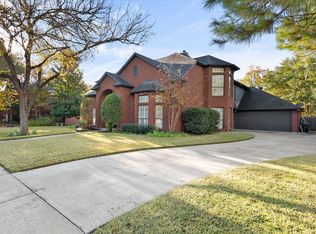 3051 Creekview Dr, Grapevine, TX 76051