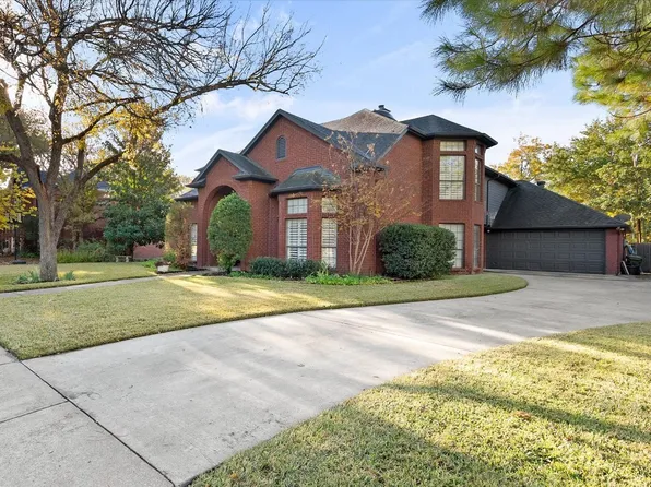 3051 Creekview Dr, Grapevine, TX 76051