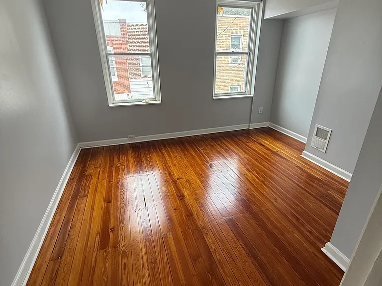 2630 E Birch St — Photo 5