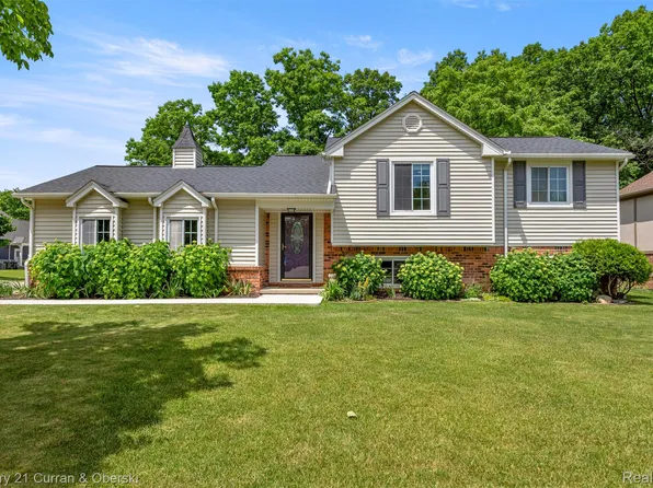 759 Kentucky Dr, Rochester Hills, MI 48307