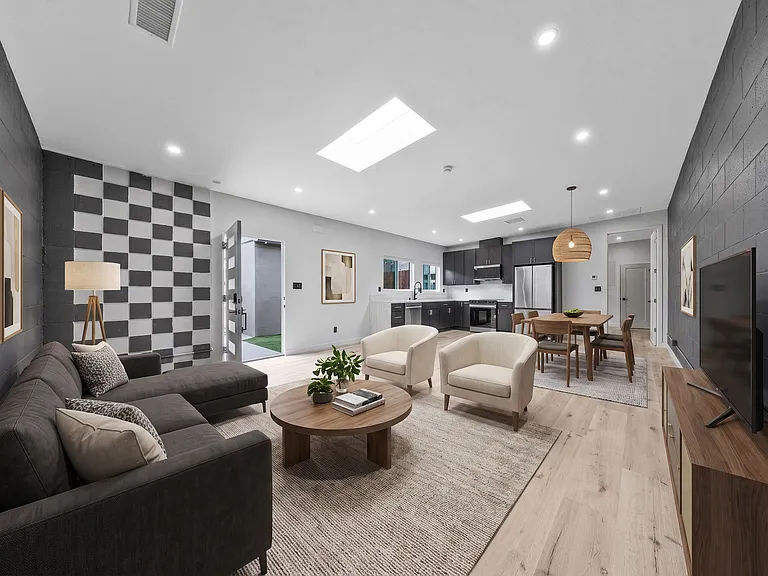 3839 Fountain Ave #1/2 — Photo 1