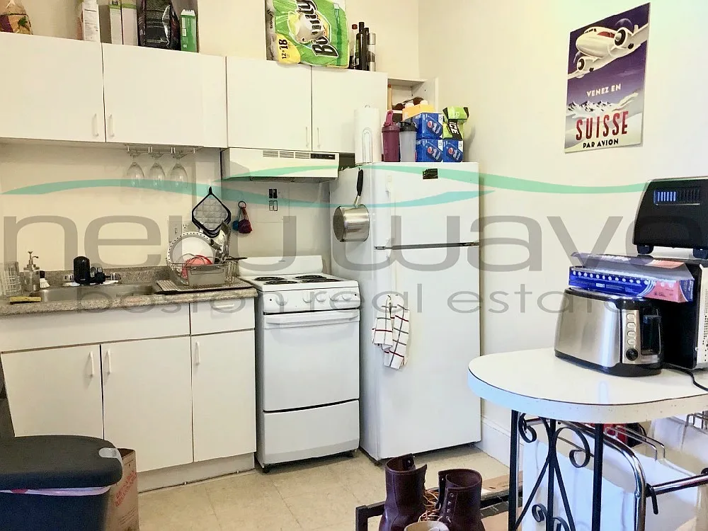 Studio, 400 sqft, $2,500 — Photo 3