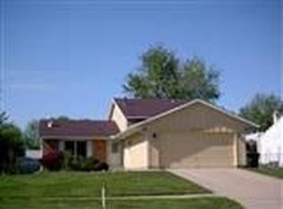 2002 Worthington Dr, Valparaiso, IN 46383