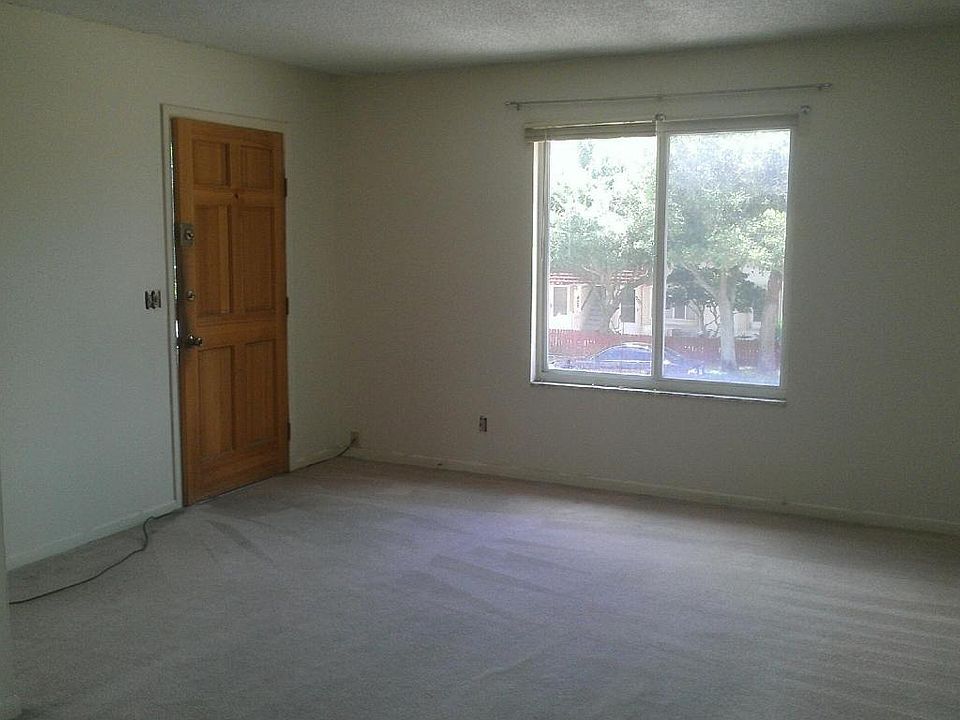 2nd image of 403 8th St S