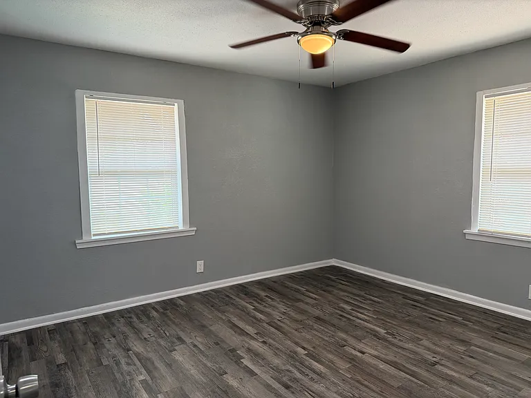 2506 Normont Cir — Photo 8
