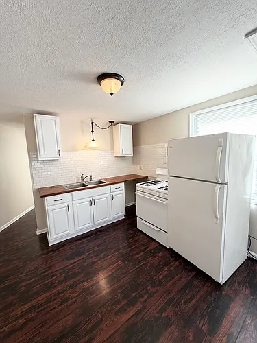 345 Park St Photo 1