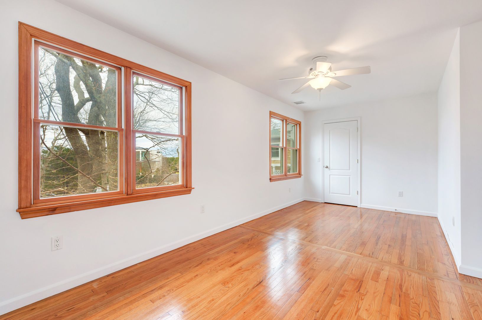  1ST FLOOR GUEST BEDROOM