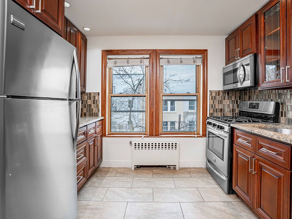 1st image of 2060 33rd St #2