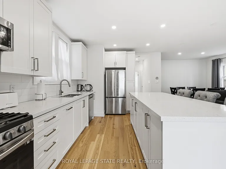 129 Jackson St W — Photo 5