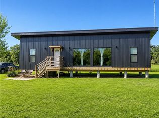 977 N 972nd Rd, Lawrence, KS 66047