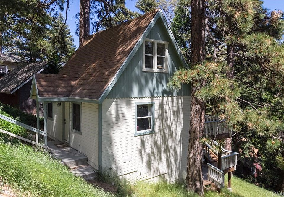 1st image of 661 W Virginia St