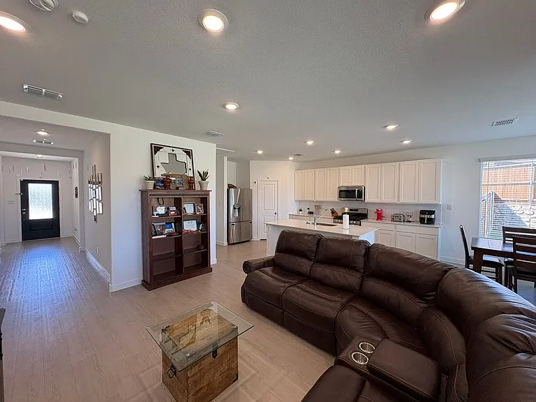 10016 Warlander Dr — Photo 4