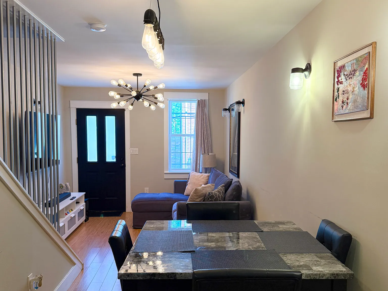 3 bed, 2.5 bath, 1950 sqft, $2,100 — Photo 3