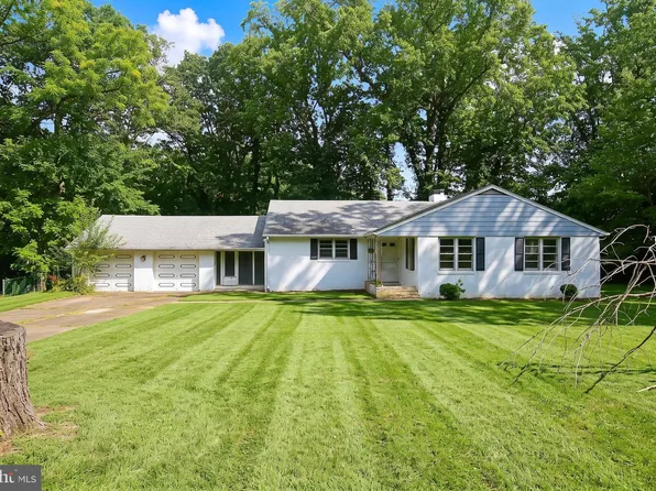 17 Brookdale Dr, Cherry Hill, NJ 08034