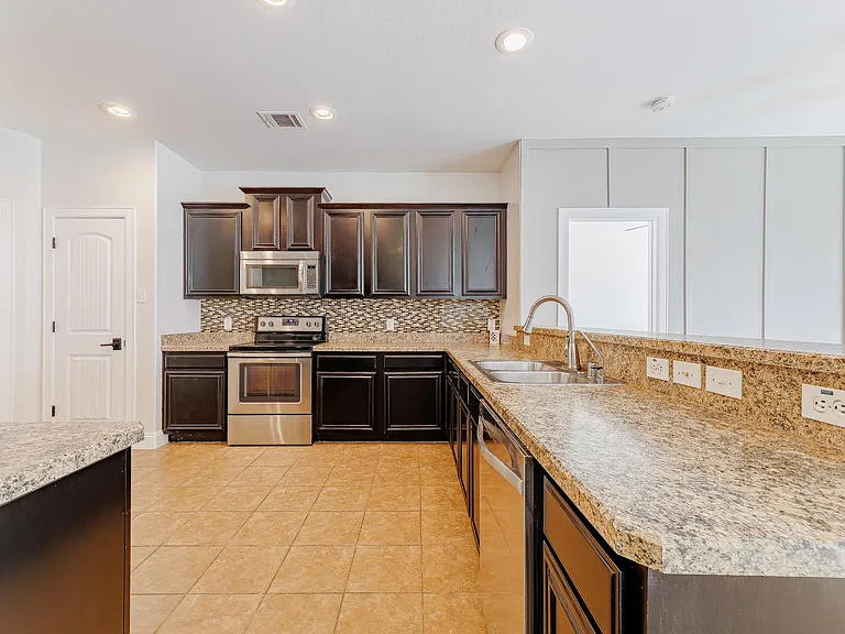 2805 Marsha Ln — Photo 24